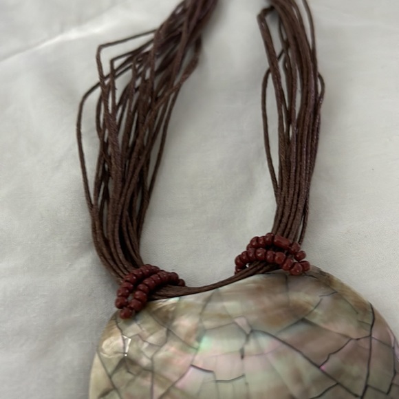 Shell necklace - Picture 4 of 5